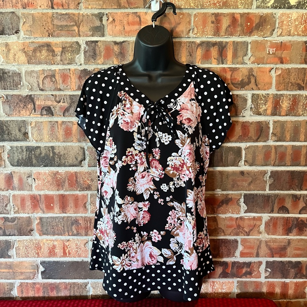 Diana Belle Floral Short Sleeve Top Women’s Size:XL